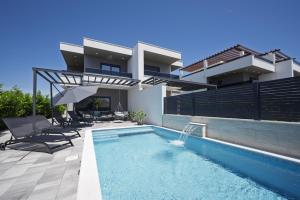 VILLA Marija
