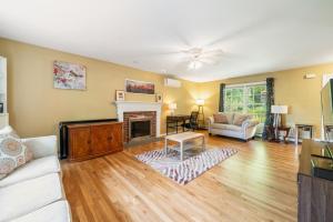 Family Home with Pool & Game Garage