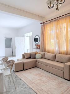 Villa Dora Vlore - Spacious Villa 3 Bedrooms 3 Baths, Private Parking, Beach 10 min