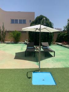 Chalet con Piscina Aguadulce