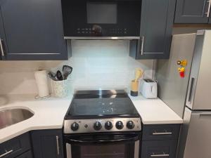 Cozy 2 Bedroom Less Than A Mile To The Beach