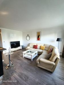 3 bedrooms, La Défense, 5min walk to metro