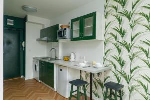 LYNA Home - Gold