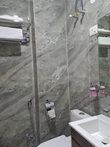 Divya Hotel