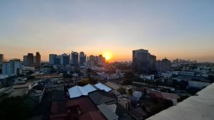 Quiet & Cozy Suite 1km to the Heart of Araneta City with FREE parking