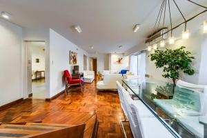 Velez Patio Olmos Penthouse