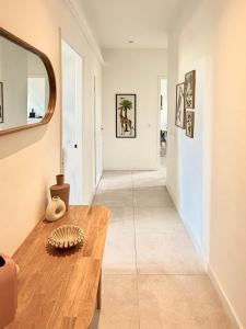 Renovated - 3 bedrooms - AC - Sea view - Sleeps 6