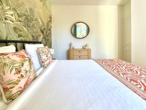 Renovated - 3 bedrooms - AC - Sea view - Sleeps 6