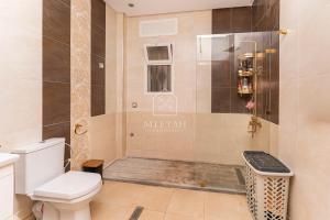 3-bedroom villa with pool and sea view