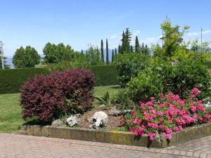 Garden Suite Salici 3 pools, private garage