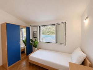 House with big terrace and beautiful sea view