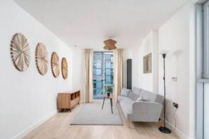 Modern 1 Bed next to Stratford