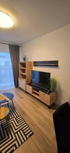 Apartament Grey 2 pokojowy z balkonem w Warszawie