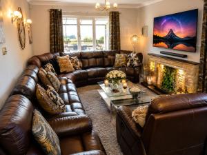 South View Country House Sleeps 12 - Hot Tub - Views
