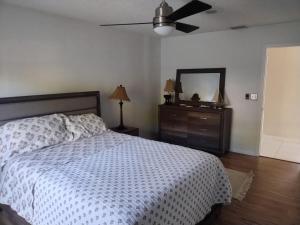 Affordable stay in Delray