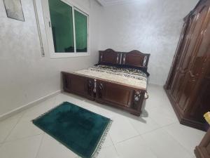 Beachside Room Walk to Beach, Mall & Train Station