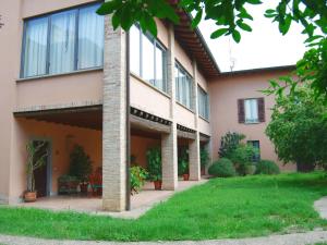 Spacious Villa in Capriolo near Lake