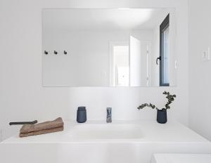 Elegant Sea-View Apartment in El Higuerón
