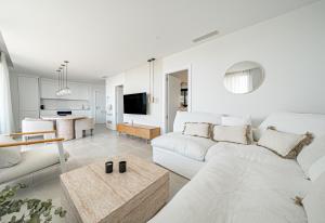 Elegant Sea-View Apartment in El Higuerón