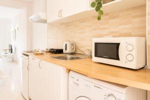 Modern Studio close to the Beach with Pool