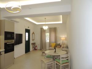 Dahlia Apartment