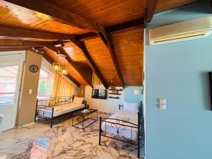 HELEN STUDIOS Loft