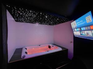 Soft, Jacuzzi, cozy, cinéma,