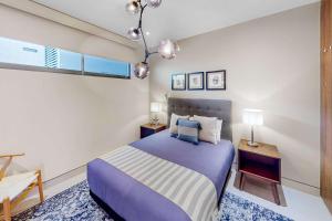 Stunning 3 BR - Pool - Awesome amenities