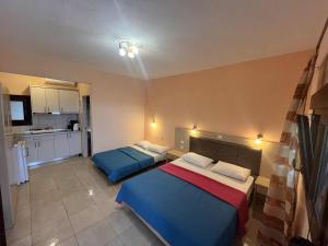 Sissys Suites San Antonio Beach Potos Thassos
