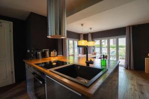 Stylisch-Wohnen-in-Wyk-Ferienhaus-Mal-Huus