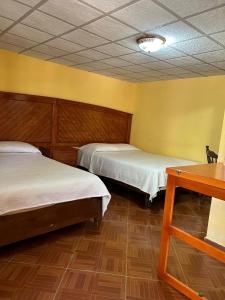 HOTEL RESTAURANT LOS PRISMAS