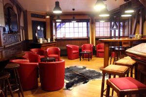 Hotels A la Maison Rouge Hotel & Restaurant : photos des chambres