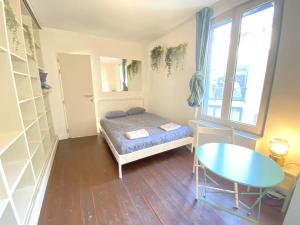 Charming street room in Antwerp