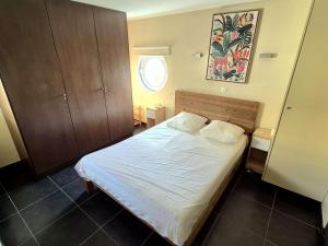 Appartement, parking, vue mer - 6 pers. - FR-1-675-57