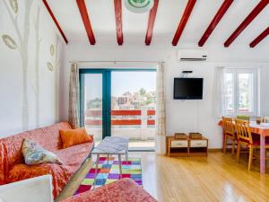 Alluring Apartment by the Sea
