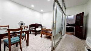 Juno House, a spacious and quiet home near Hat Yai Village