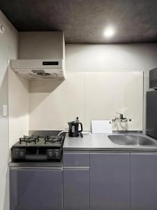 LEON RESORT HOTEL Max 6 people Namba 5min OsakaCastle 6min Shinsaibashi 10min USJ 18min for family 3 train lines Best location 3 bedrooms 最大6名 難波5分 大阪城6分 心斎橋10分 USJ18分 3路線立地抜群 一棟貸切
