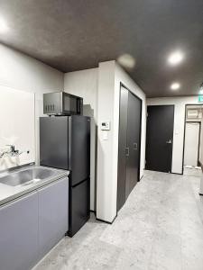 LEON RESORT HOTEL Max 6 people Namba 5min OsakaCastle 6min Shinsaibashi 10min USJ 18min for family 3 train lines Best location 3 bedrooms 最大6名 難波5分 大阪城6分 心斎橋10分 USJ18分 3路線立地抜群 一棟貸切