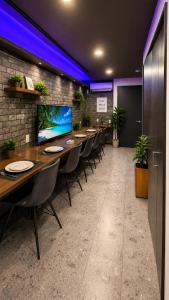 LEON RESORT HOTEL Max 6 people Namba 5min OsakaCastle 6min Shinsaibashi 10min USJ 18min for family 3 train lines Best location 3 bedrooms 最大6名 難波5分 大阪城6分 心斎橋10分 USJ18分 3路線立地抜群 一棟貸切