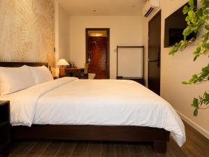 Amana Living Nguyen Canh Chan