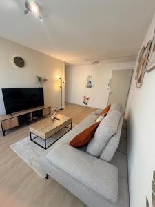 Grand T5 climatisé-4 Chambres-Parking Privé-Tram 3min-8 Pers