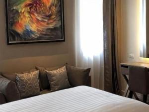 Sri U-Thong Grand Hotel