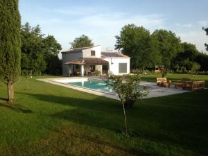 Villas Villa charmante a Eyragues avec piscine privee : photos des chambres