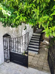 Dream house steps from sea