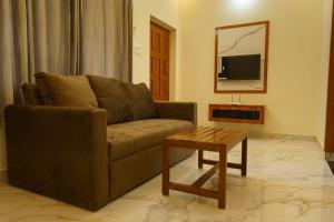 Gayathri Nest