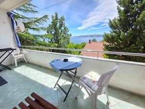 ZYMPRESSE NV 1 Apartment with sea view, 70m from the beach