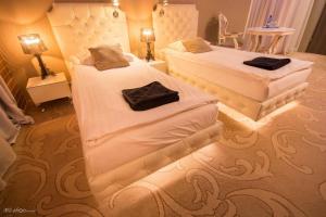 Twin Room room in Hotel Ramka & Restaurant & Wine Bar