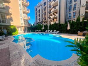 Dawn Park Deluxe 3 floor