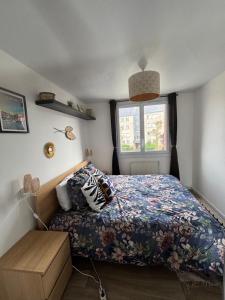 Bel appartement spacieux ,convivial de 3 chambres avec parking privé sécure