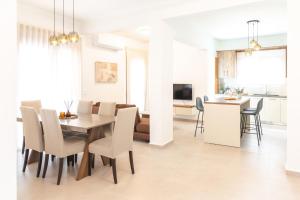 Marikas bright luxury apartment